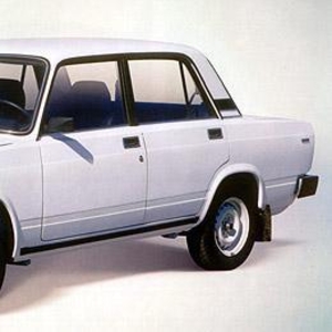 Продам  автомобиль ВАЗ-2105, белый, 1995г