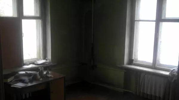 Продам двухкомнатную квартиру сталинка в Луганске в центре города 2
