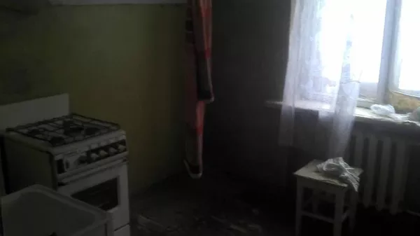 Продам двухкомнатную квартиру сталинка в Луганске в центре города 4