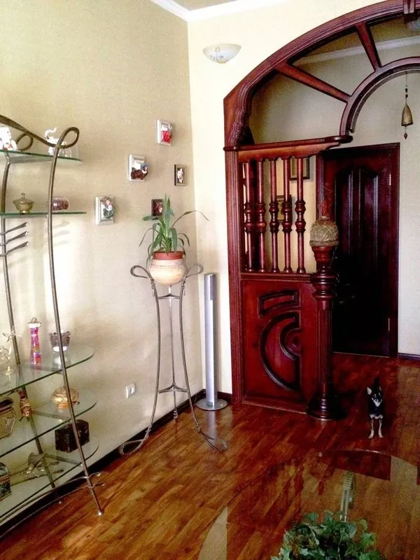 Продажа 2-х комнатной квартиры в центре Луганска Сталинской планировки