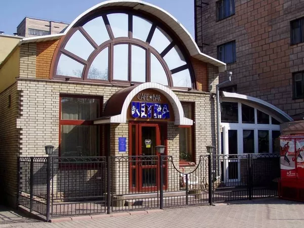 Отдельно стоящее здание в центре города Луганска 3