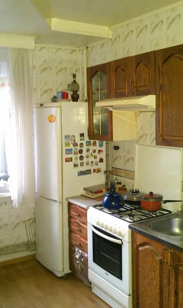 Квартира в Луганске 4-х комнатная Жовтневый район Автономное отопление 3