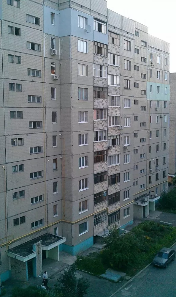 Квартира в Луганске 4-х комнатная Жовтневый район Автономное отопление 4